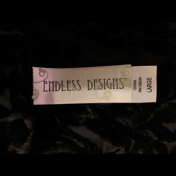 Must get rid of a few things I know longer wear. - Picture 4 of 5